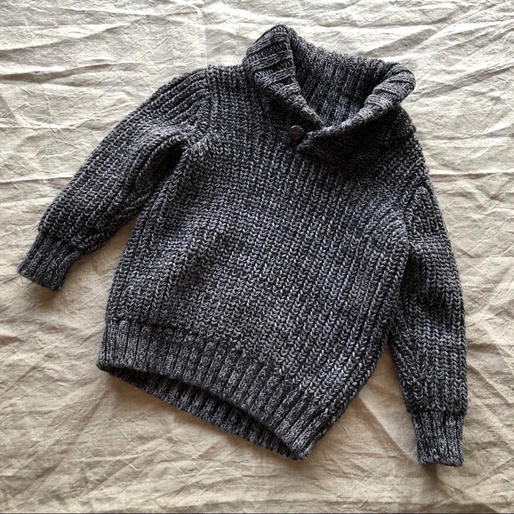 Black old navy sweater